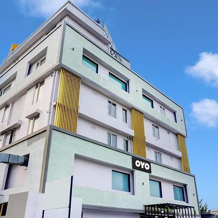 Super Townhouse Dev'S Inn By Cj Gunadala Экстерьер фото